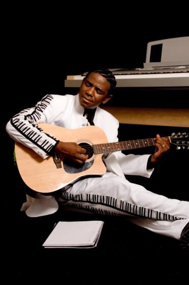 rnb artists mr songwriter